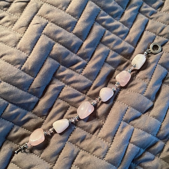 Lia Sophia polished pink quartz toggle closure bracelet 8” - Picture 1 of 7